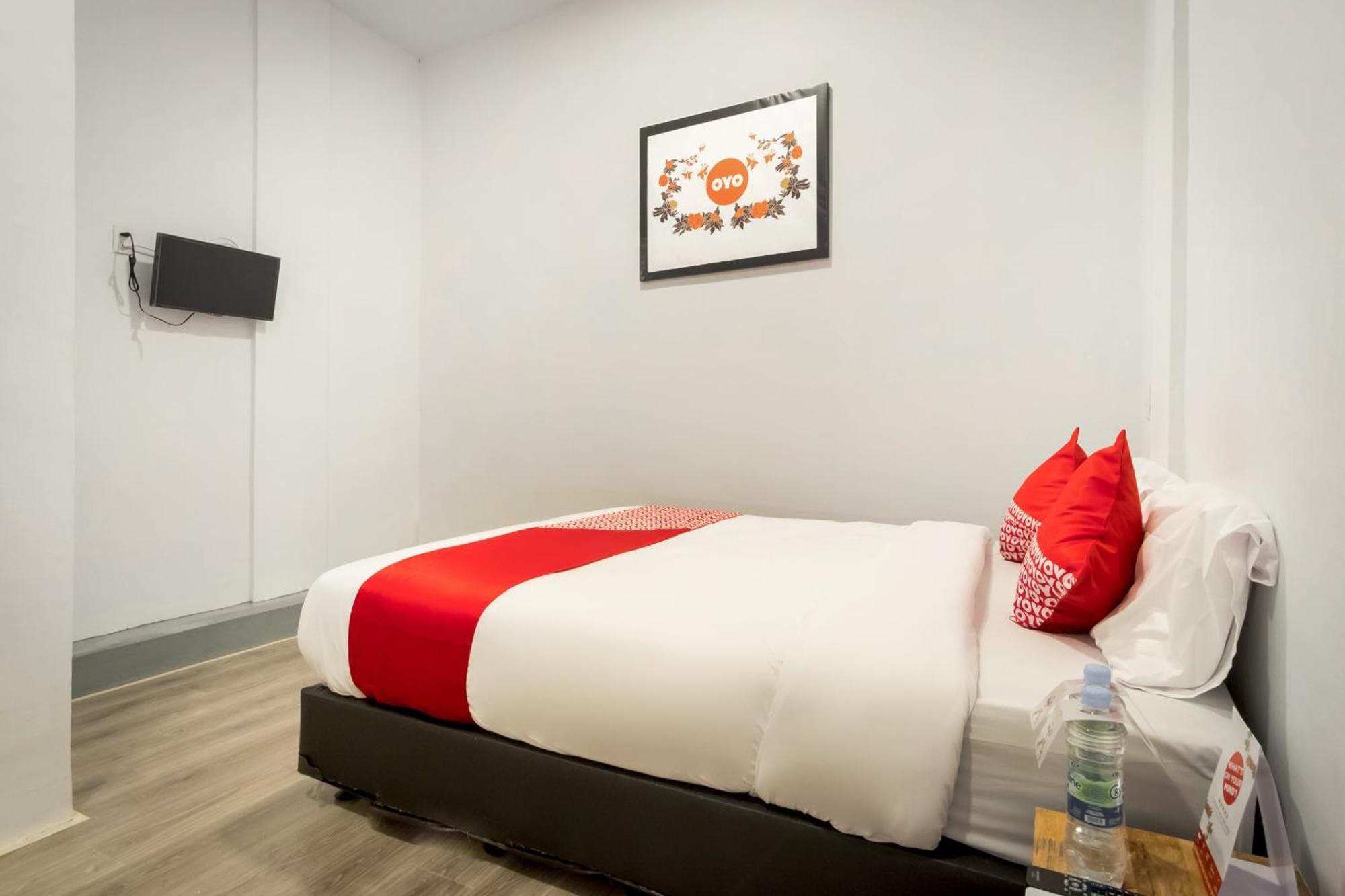 Hotel O Metropolitan Homestay Near Komplek Asia Megamas Medan Kültér fotó